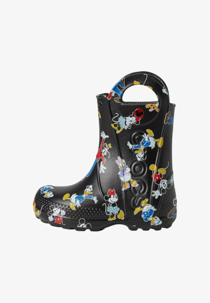 Stivale di gomma nera per la pioggia con personaggi dei cartoni animati colorati, una superficie texturizzata, una punta arrotondata e una maniglia per indossarlo facilmente.