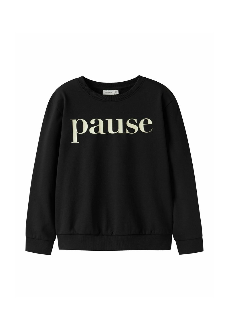 Sudadera negra con cuello redondo y mangas largas. Presenta un gran texto "pause" en color claro en el frente. Textura de tela suave.