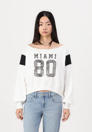 Easy Off-the-Shoulder Sporty Graphic Sweatshirt - Sweatshirt - cloud dancer/black