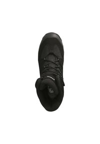 Schwarzer Hochschaftschuh mit synthetischem Obermaterial, strukturierten Mesh-Bereichen, flachen Schnürsenkeln, gepolstertem Schaft und Gummisohle. Logo auf der Zunge sichtbar.