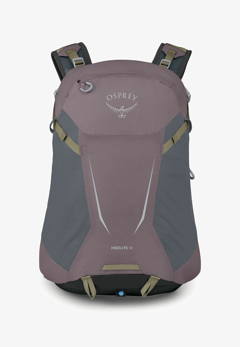 Sac à dos de randonnée Osprey Hikelite 18 en violet doux et gris avec bretelles rembourrées, détails réfléchissants et plusieurs boucles d'attache.