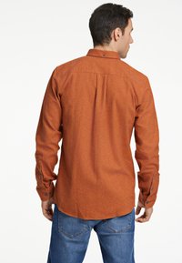 Lindbergh BRUSHED LS - Camicia - burnt orange