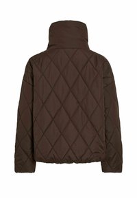 Veste matelassée marron avec un col montant, présentant un motif en losanges et un ourlet légèrement élastiqué. Texture lisse et rembourrée sur l'ensemble.