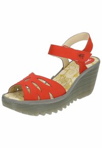 Rode wedge sandalen met uitsnijdingen, verstelbare enkelband en een patroon in de binnenzool. Getextureerde grijze zool voor extra grip.