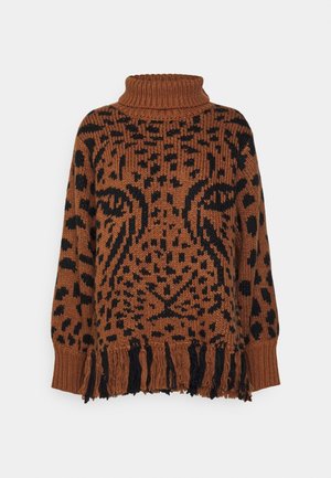 Braun gestrickter Pullover mit einem schwarzen Leopardenmuster, Rollkragen und schwarzem Fransendetail am Saum.