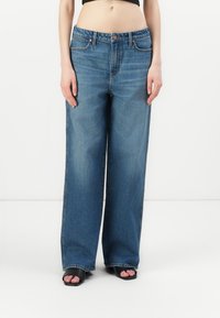 Wrangler LOOSE STRAIGHT - Wijde jeans - yosemite