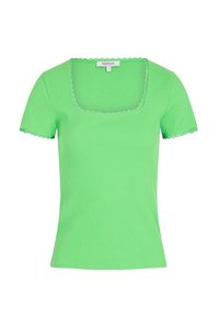 Groene geribbelde top met korte mouwen en een vierkante halslijn. Voorzien van gegolfde randen op de mouwen en de halslijn. Gemaakt van een rekbare stof.