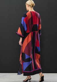 Next TALL FIT - V-NECK KAFTAN  - Maxi šaty - red blue abstract print
