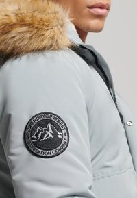 Superdry & Co EVEREST - Chaqueta de invierno - blue