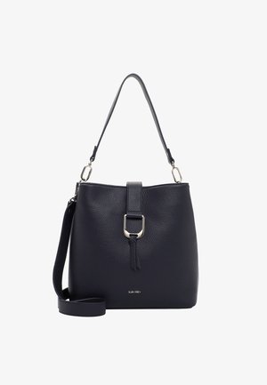 Mustast nahast käekott, millel on ülasanga ja eemaldatav õlarihm, esiküljel pandlaga ning Suri Frey logo.