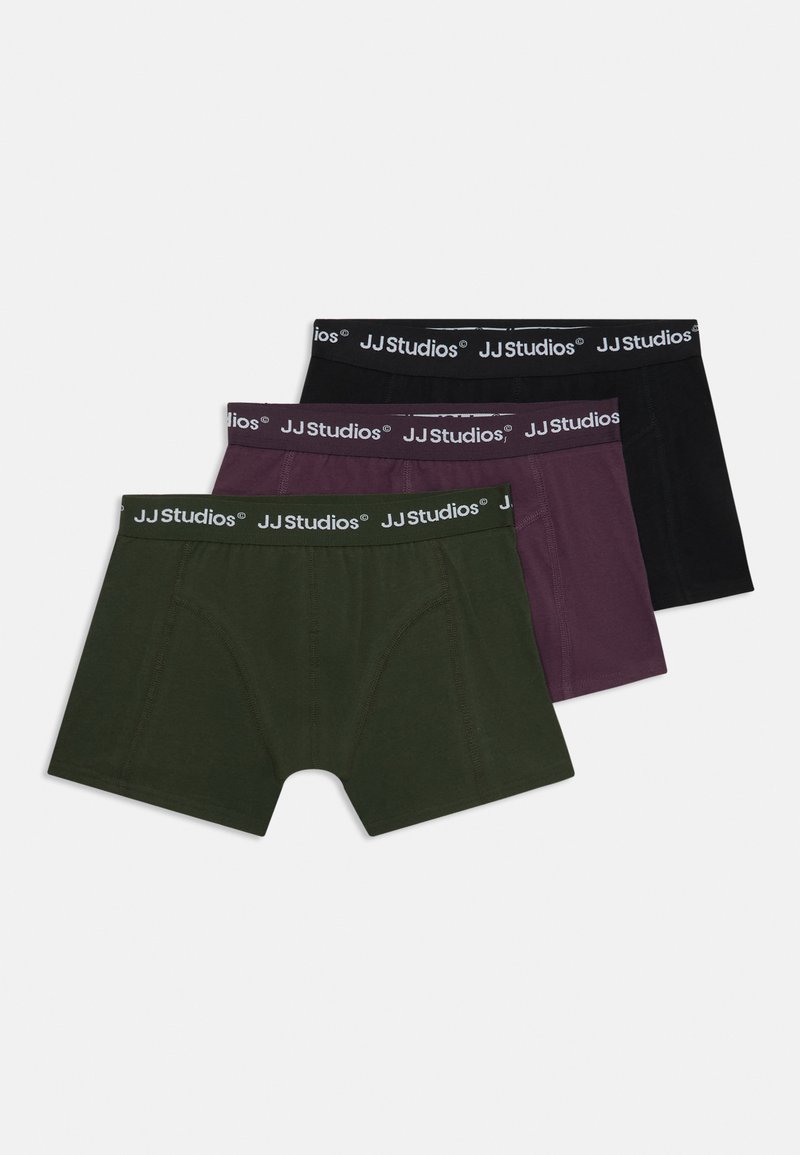 Tri páry boxeriek v tmavozelenej, burgundskej a čiernej farbe. Mäkká tkanina s elastickým pásom s logom "JJ Studios".