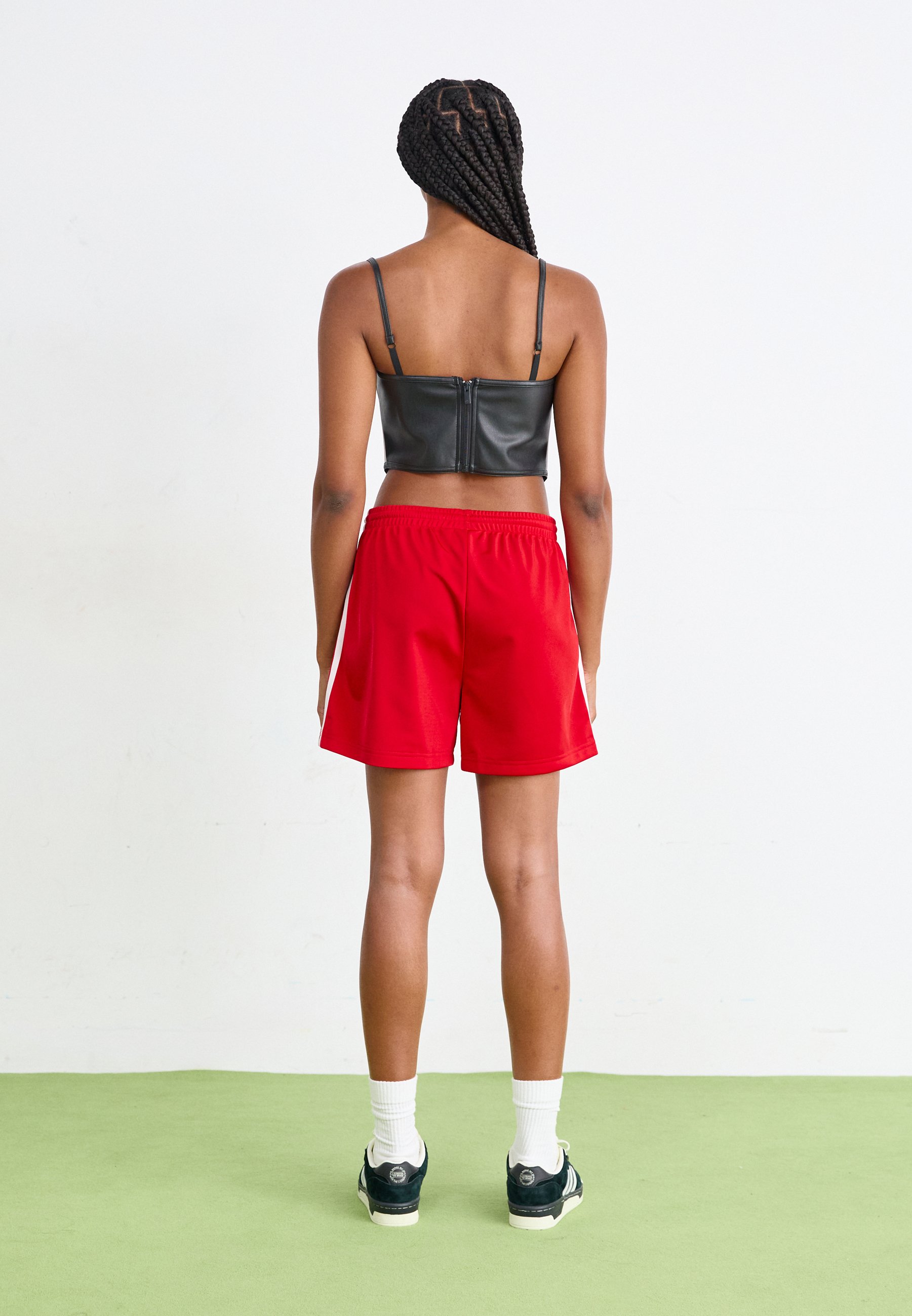 adidas Originals FIREBIRD - Szorty/czerwony - Zalando.pl