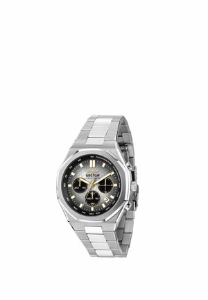 Orologio da polso in metallo argento con quadrante nero e grigio, lancette dorate, tre quadranti ausiliari e finestra della data su un cinturino metallico a maglie.