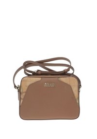 Borsa a tracolla in finta pelle marrone con un lato in tessuto a motivo mappa, chiusura con zip e tracolla regolabile. Caratterizzata da logo di marca metallico.