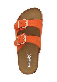 Orange slip-on sandal med to justerbare stropper, metal spænder og en tekstureret overdel. Blød brun indersål med brandlogo.