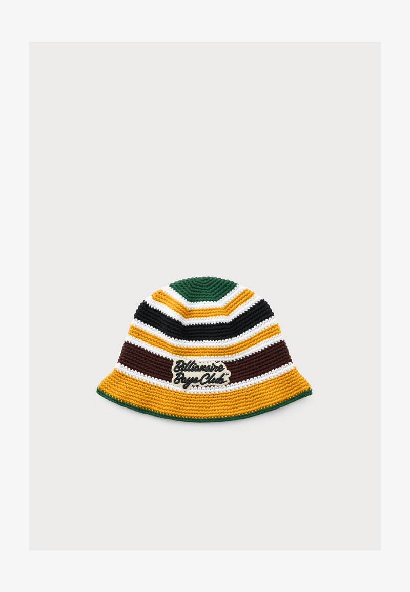 Heklet bøttehatt med vekslende grønne, gule, svarte, hvite og brune striper, samt en "Billionaire Boys Club"-lapp på forsiden.