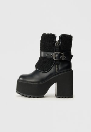 KILLAH FOLD - Botines con plataforma - black