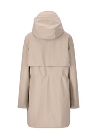 Veste imperméable beige avec capuche, coupe décontractée, taille cintrée et détail d'aération au dos, fabriquée en matériau léger et lisse.