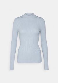 Pull à col roulé côtelé bleu clair avec manches longues, présentant une coupe ajustée et une texture douce. Aucun motif ou accent visible.