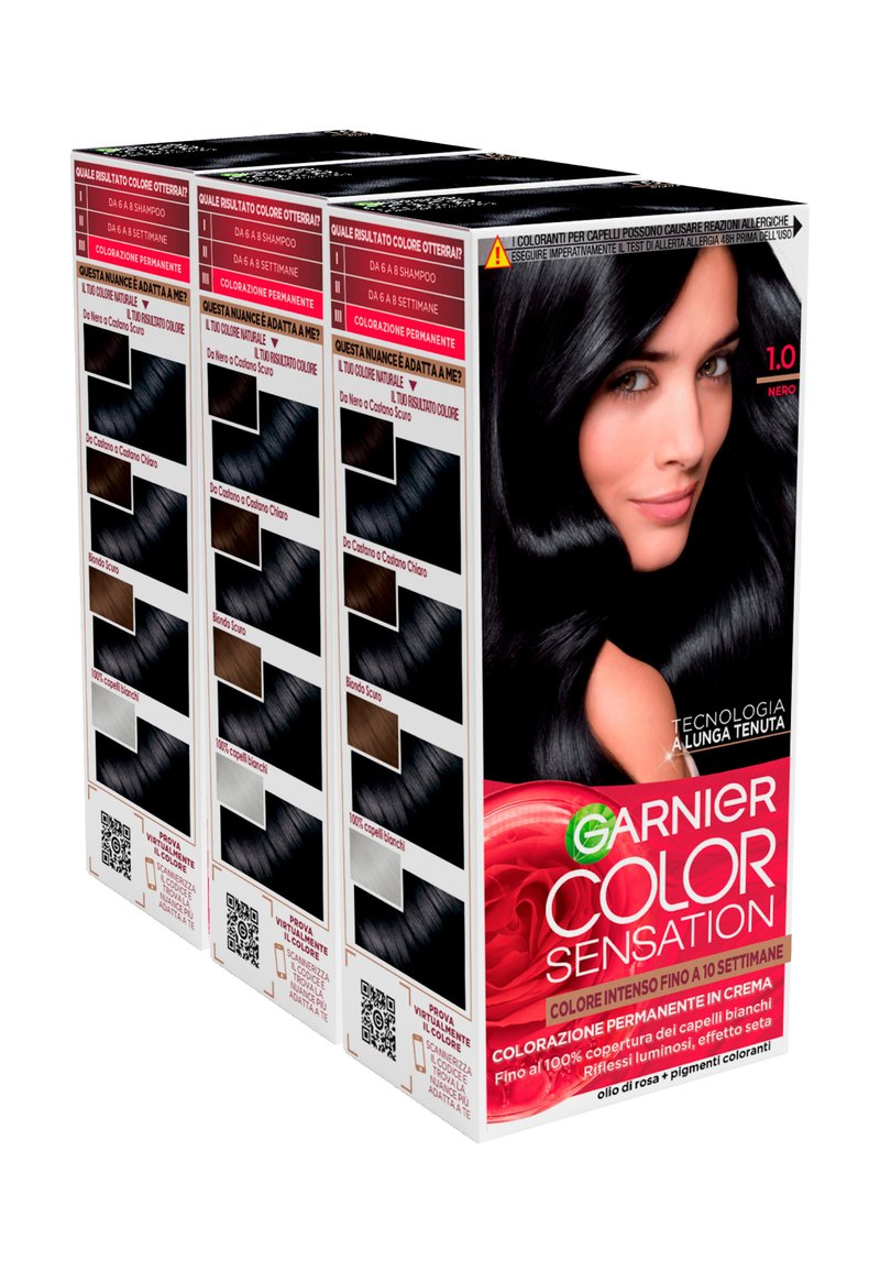 Scatole di tinta per capelli Garnier Color Sensation, con un design elegante, una combinazione di colori nera e rosa, e campioni di colore dei capelli sul lato.