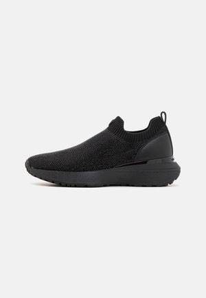 Sneakers - black