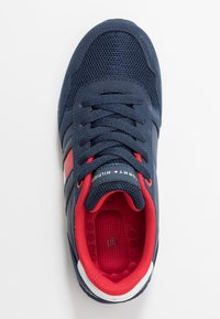 basket tommy hilfiger bleu marine