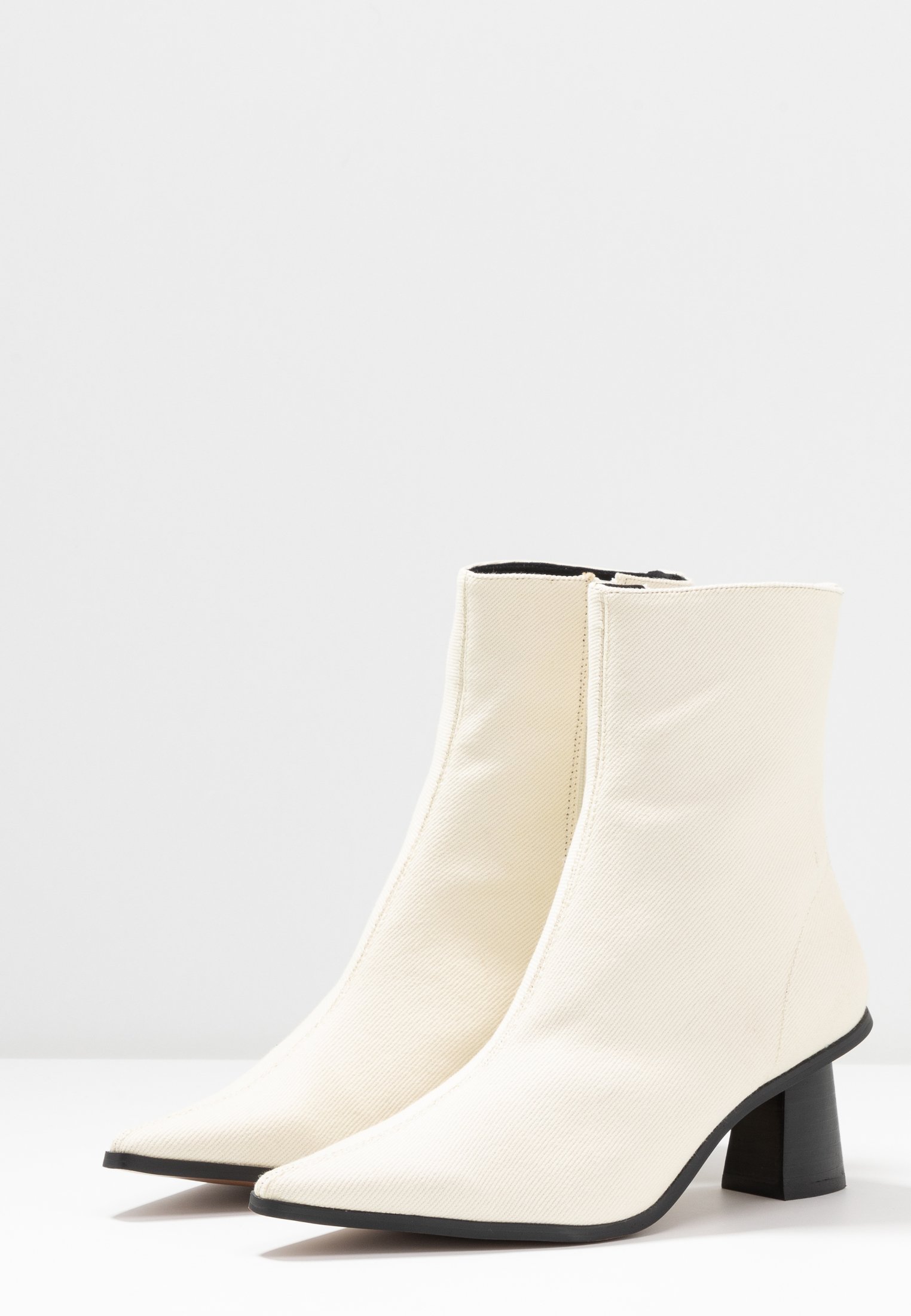 Topshop MAILE POINT BOOT Korte laarzen white Zalando.nl Topshop MAILE POINT BOOT Korte laarzen tan Zalando.nl
