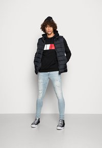 Antony Morato HOODIE SLIM FIT WITH EMBOSSED LOGO - Camisola - black