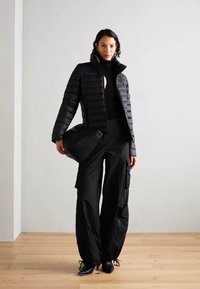 Marc O'Polo STAND-UP COLLAR SMALL CHAMBERS WELT - Lengva striukė - black
