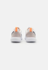 Nike Performance FLEX EXPERIENCE RUN 12 - Chaussures de running sur route - sail/thunder blue/platinum tint/light iron ore/total orange