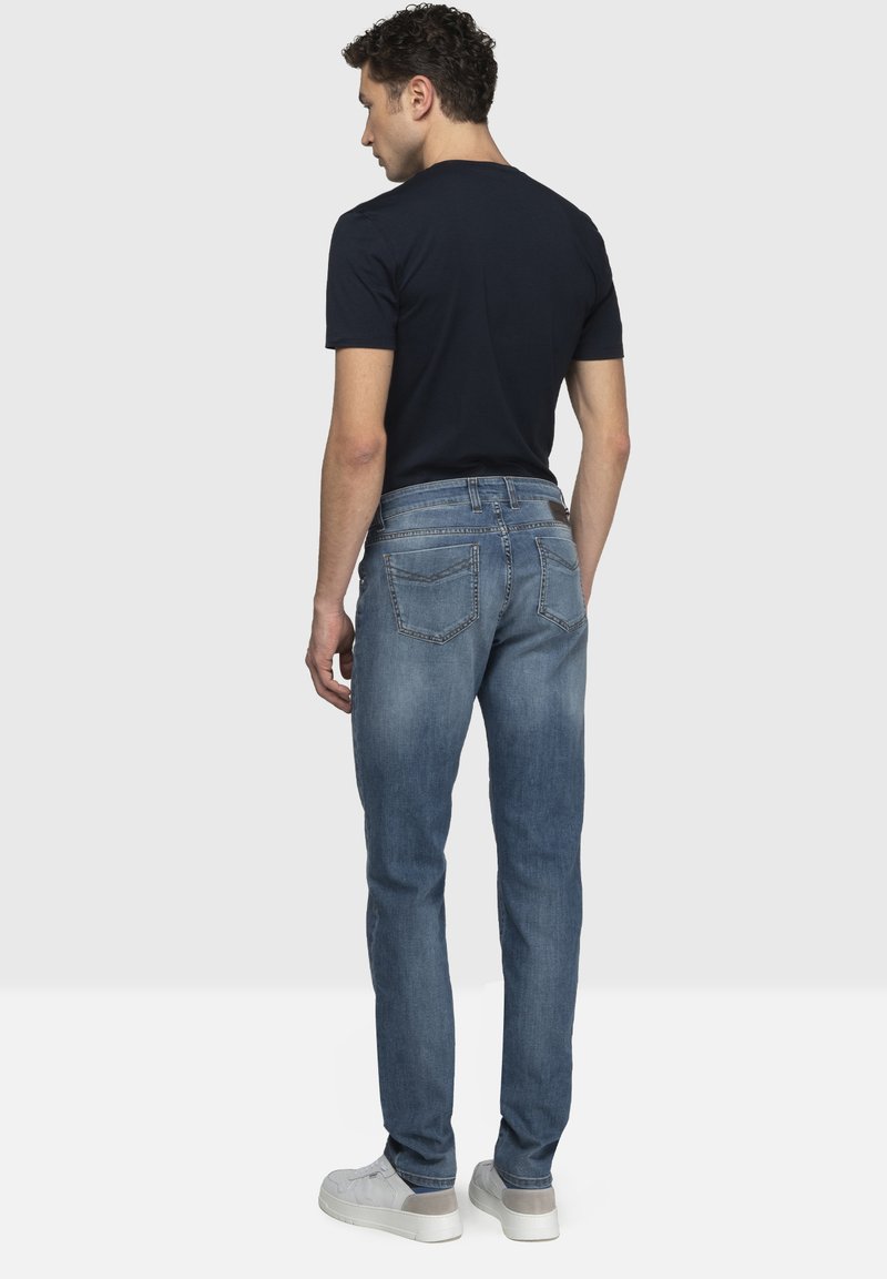 Herren Skinny Fit | NeroGiardini Jeans Slim Fit blu/blue denim - RT28643 Herren Skinny Fit | NeroGiardini Jeans Slim Fit blu/blue denim - RT28643