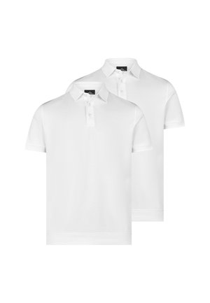 Due polo bianche semplici a maniche corte con colletto e patta con bottoni, sovrapposte e visualizzate su uno sfondo bianco.