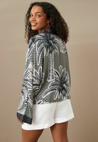 Next TIE FRONT KIMONO COVER-UP - Let jakke / Sommerjakker - monochrome palm