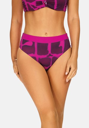 Majtki bikini o wysokim stanie w głębokim purpurowym i fuksjowym kolorze z geometrycznym wzorem i gładkim pasem, wykonane z elastycznego materiału.
