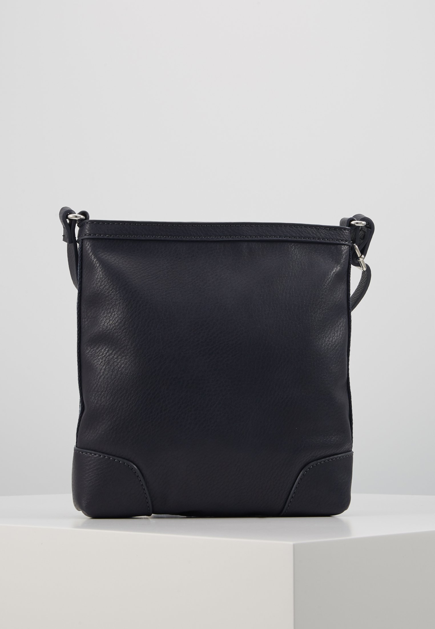 Esprit AGNES Skulderveske navy Zalando.no Esprit AGNES Skulderveske red Zalando.no
