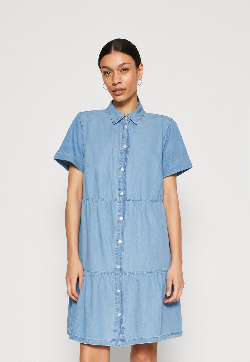 GAP TIERED MINI SHIRT DRESS Denimové šaty light wash/svetlomodrý