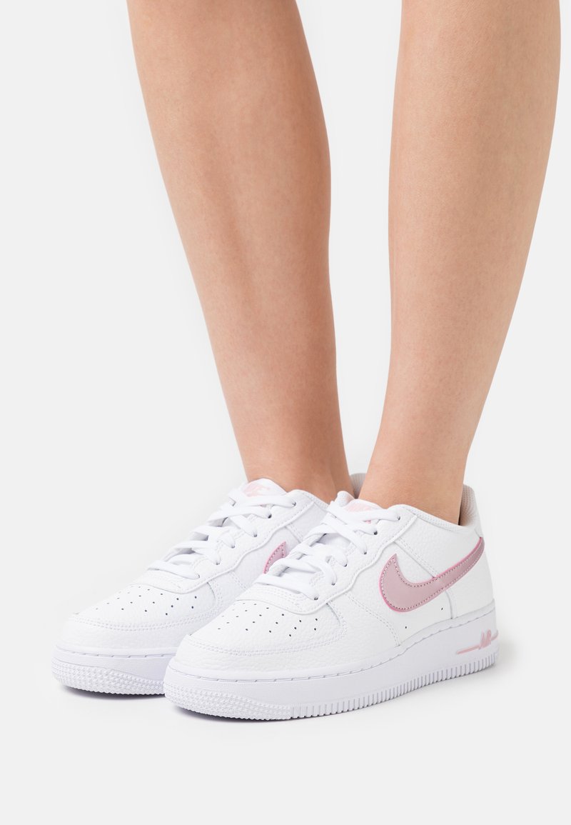 Nike Sportswear AIR FORCE 1 07 - Sapatilhas - white/pink prime