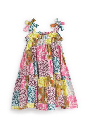 Blumen-Patchwork-Kleid in Rosa, Gelb, Grün und Blau. Mit Rüschenausschnitt, gestuftem Design und Schleifen-Trägern. Aus Baumwollmaterial.