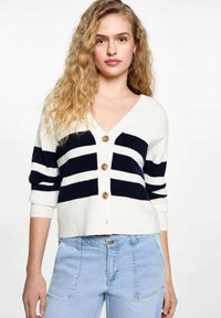 Cardigan a righe in crema e blu navy, con scollatura a V, maniche lunghe e cinque bottoni frontali. Textura in maglia morbida con righe orizzontali.