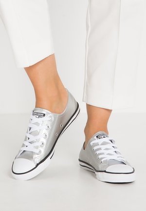 Sneakers laag - silver-coloured