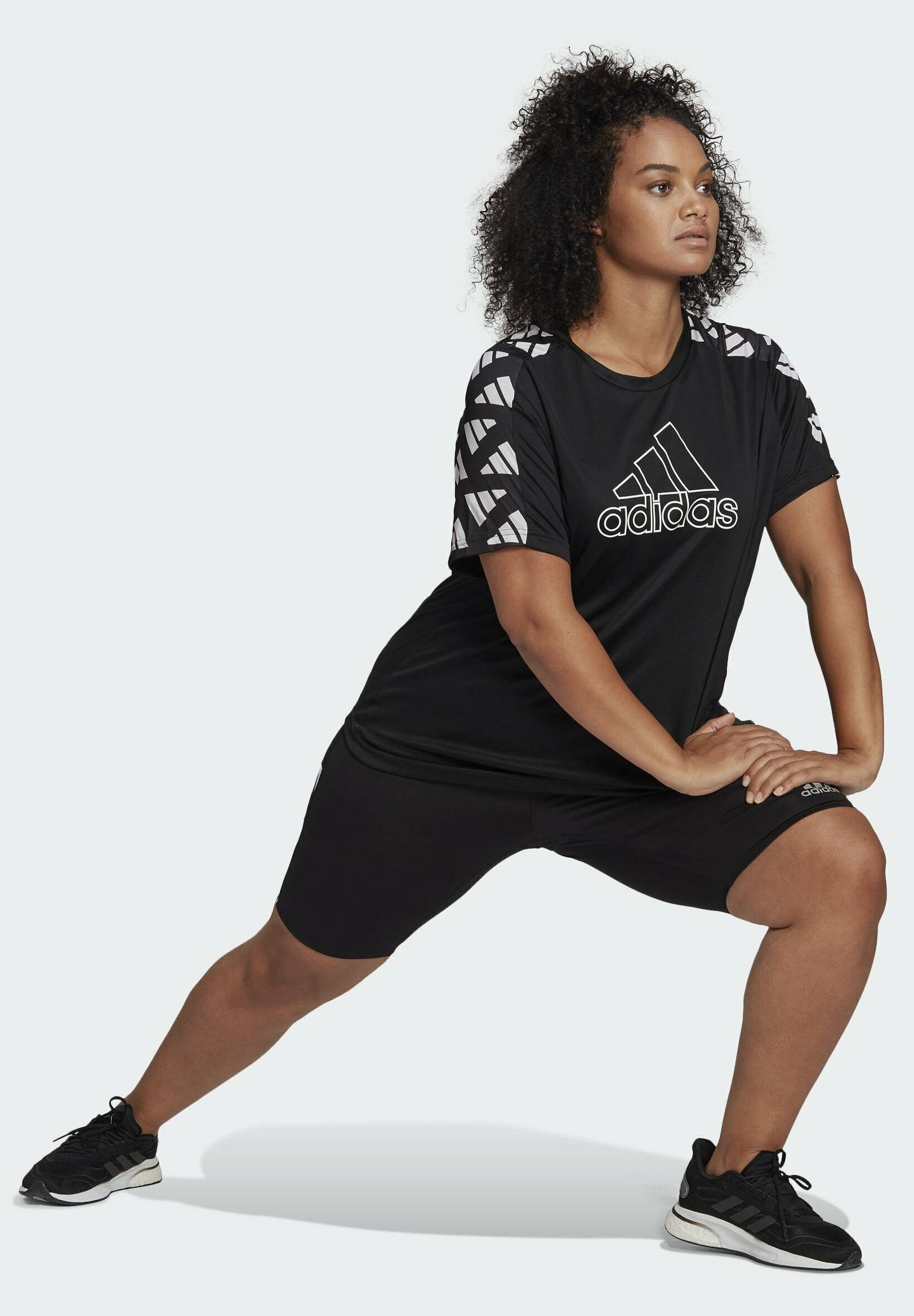 adidas Performance OWN THE RUN CELEBRATION T SHIRT (PLUS adidas Performance OWN THE RUN CELEBRATION T SHIRT (PLUS