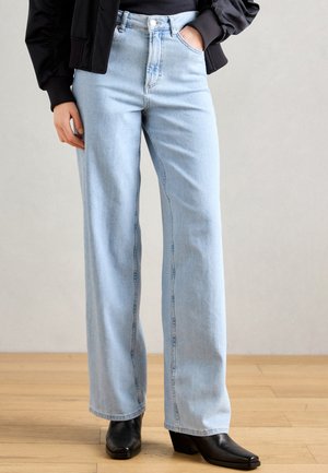 Marc O'Polo WIDE FIT REGULAR LENGTH HIGH WAIST - Wide leg - soft light blue wash