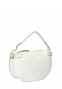Bolso de hombro de cuero sintético blanco con una forma curva, ribete negro en contraste, correa ajustable y cierre con cremallera con herrajes dorados.