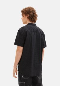 TOM TAILOR KURZARM STRUCTURED - Camisa - schwarz