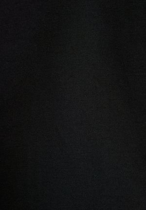 Svart tyg med en slät, matt textur. Enhetligt utseende, inga synliga mönster eller accenter. Lämplig för olika tillämpningar.