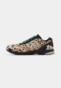 adidas Originals ADIZERO ADIOS OG - Baskets basses - grey two/core black/court green