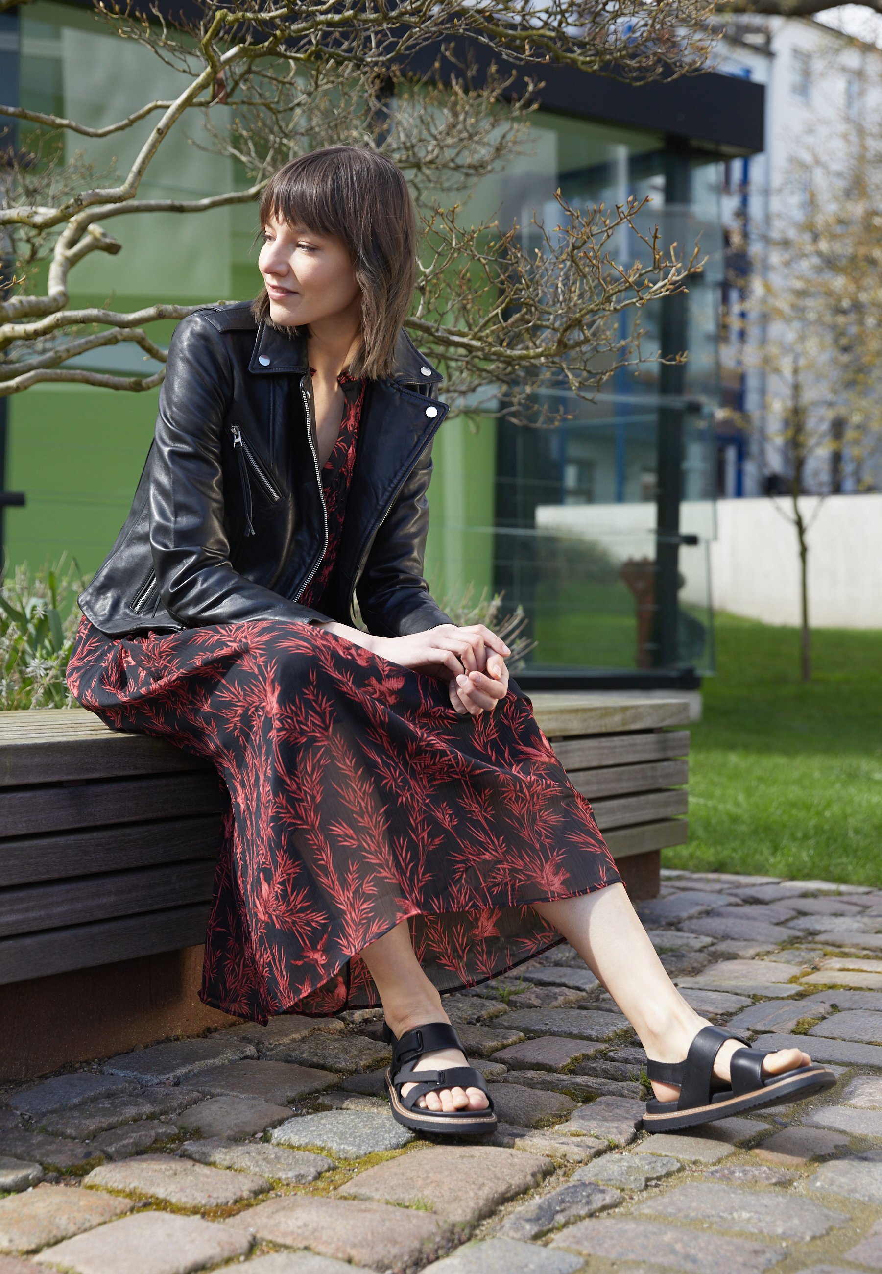 keen lana cross strap