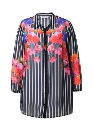 Transparante zwart-wit gestreepte blouse met een levendig bloemenpatroon in rode en paarse tinten, met knopen aan de voorkant en lange mouwen.