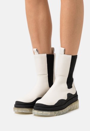 Steve Madden, Bottines à plateau - off-white
