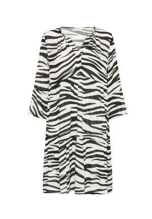 Abito a righe zebra in bianco e nero, con scollatura a V, maniche a tre quarti e una vestibilità rilassata e fluida con pences.